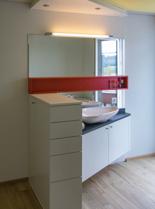 Katzenschleuse montieren, Gartentürli richten, Haus- und Zimmertürenrichten, Beschläge ersetzen Fast alles was Ihr Herz begehrt.